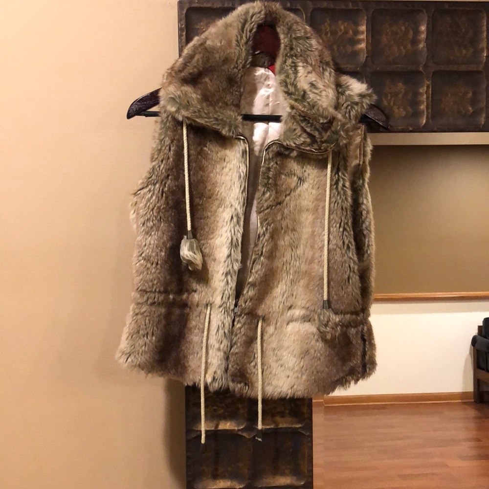 Fur vest